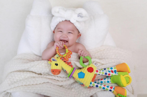 信阳宝宝舌苔白怎么回事